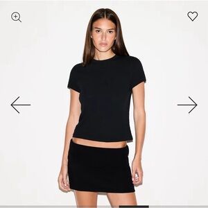 Skims Relaxed Tees SHRUNKEN T-SHIRT (size S)